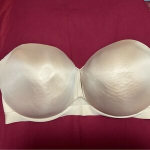 Cacique strapless bra size 42J cream in color